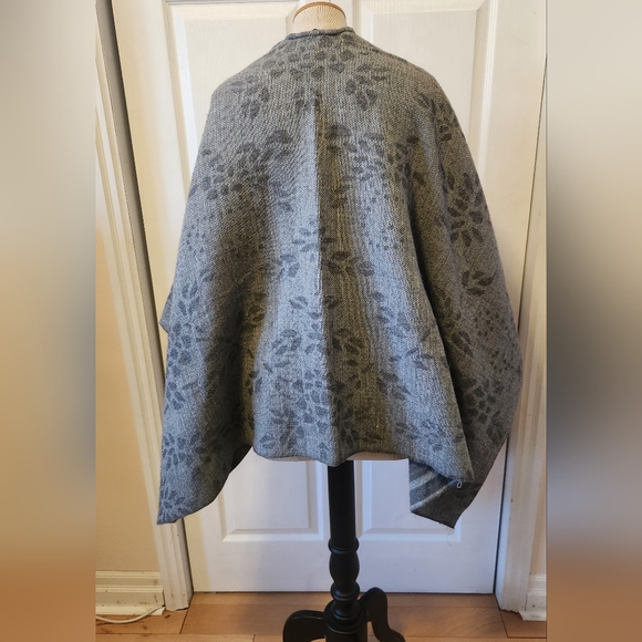 Modena shawl wrap, one size, contrast interior, very warm - Picture 3 of 4
